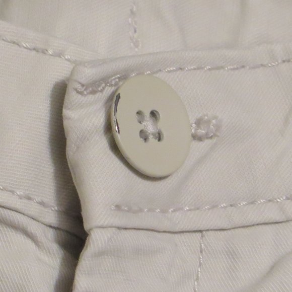 GAP Girls (8 years) Cream Cotton shorts - Picture 5 of 5